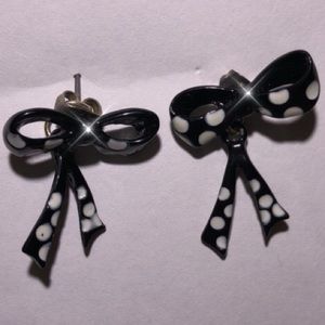Black and white bow earrings